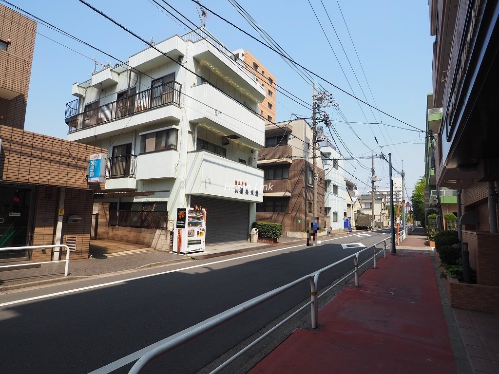 ライオンズマンション浮間公園　前面道路